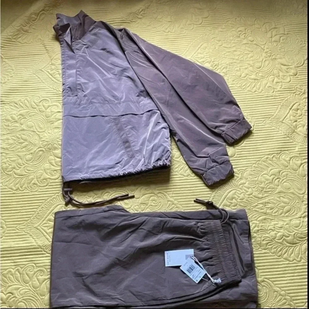 Good American set of pants and sweatshirt